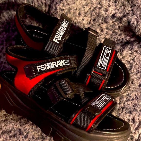 Sandals - Picture 2 of 3